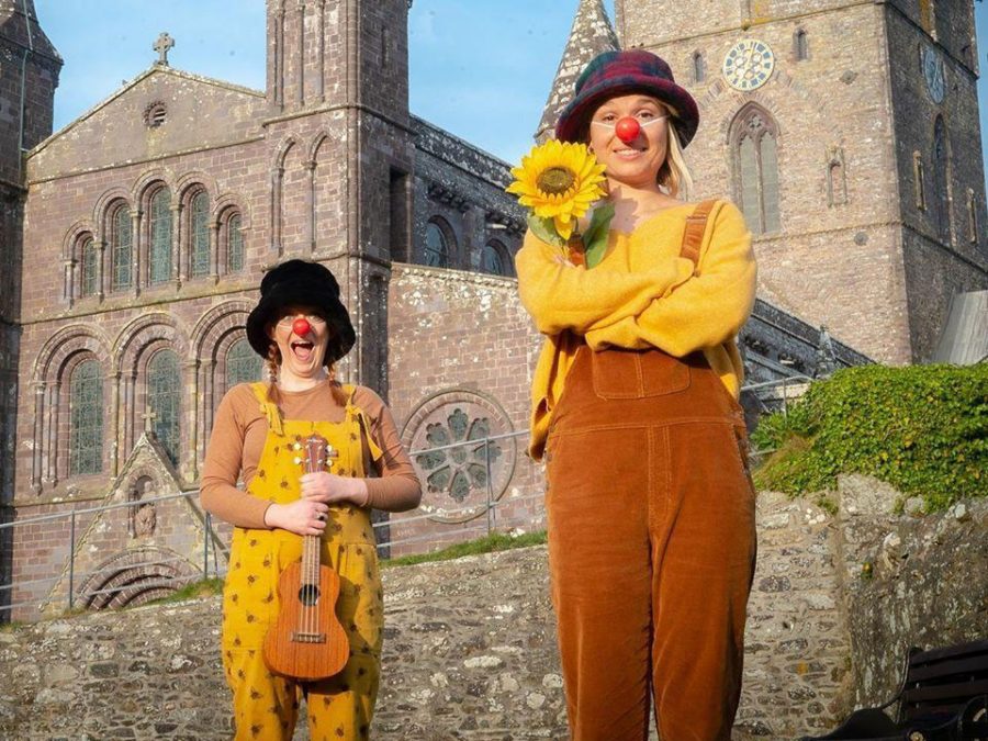 Front-Lawn-Fools---St-Davids
